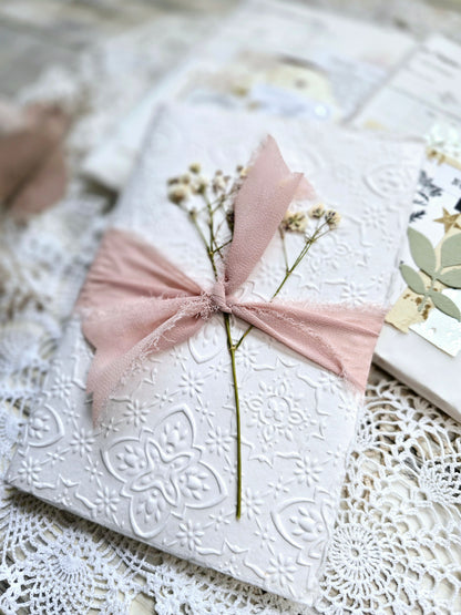 Midi Journal „Embossed Ivory“ – Handmade Series