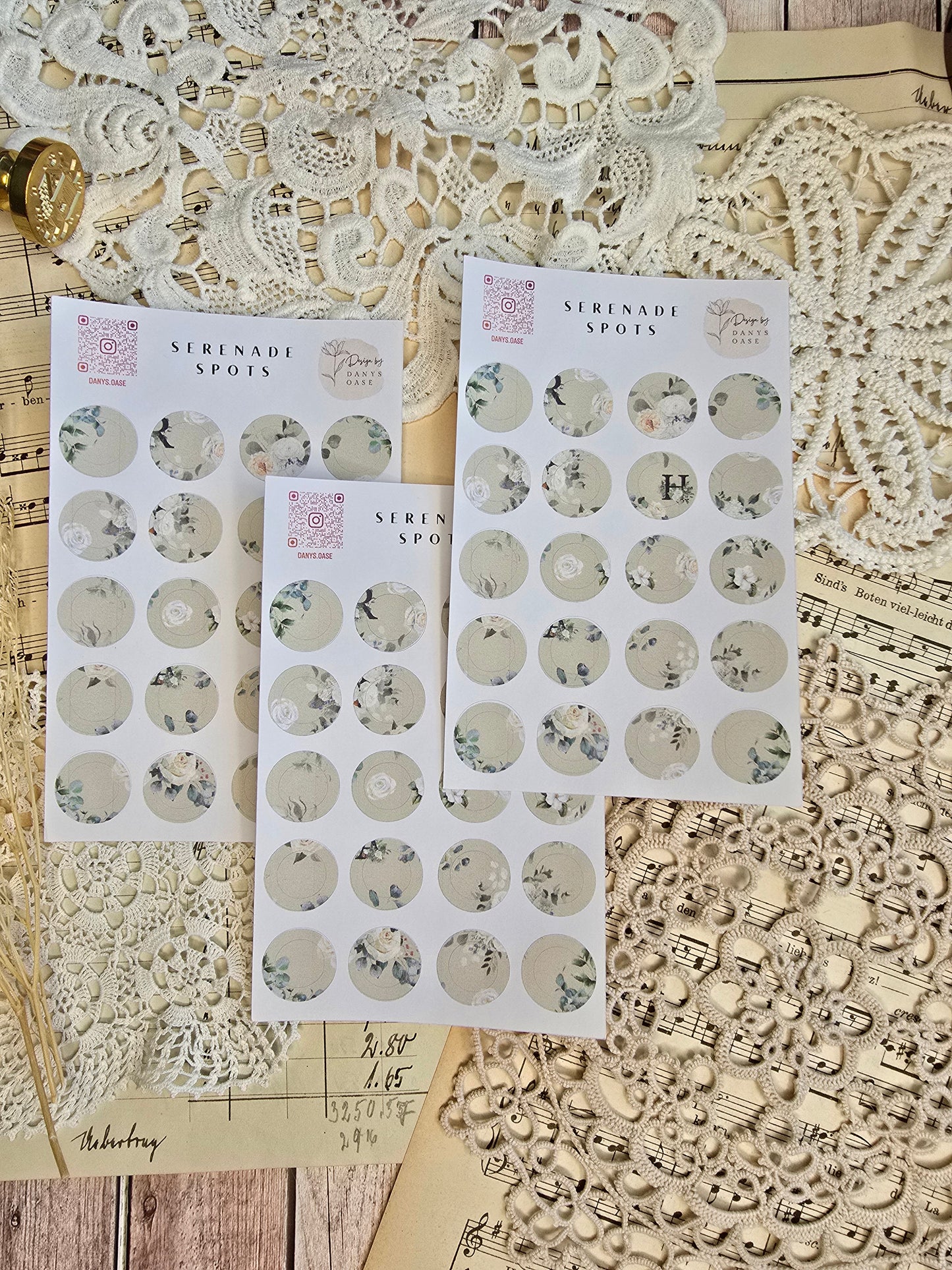 Sticker Set „Serenade Spots“ – 20 florale Vintage-Kreise