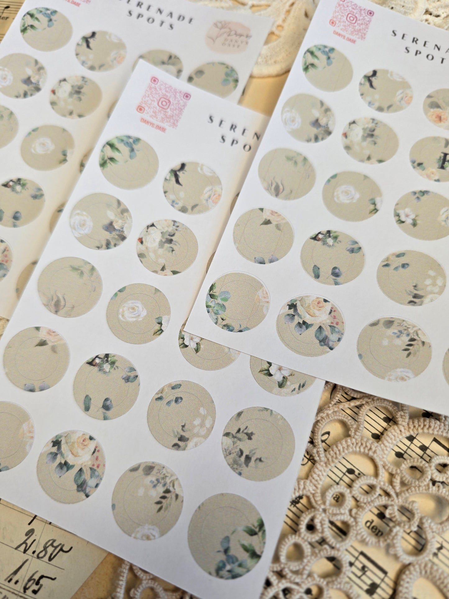 Sticker Set „Serenade Spots“ – 20 florale Vintage-Kreise