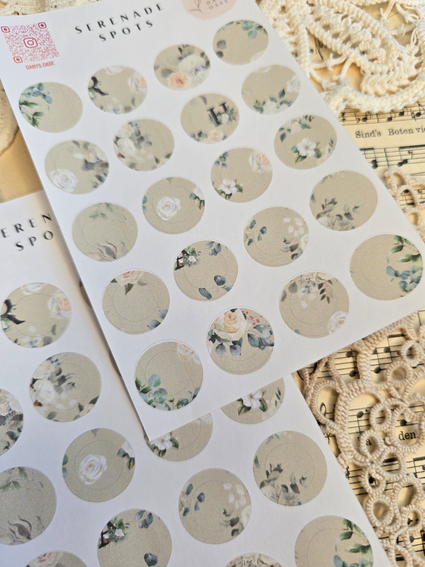 Sticker Set „Serenade Spots“ – 20 florale Vintage-Kreise