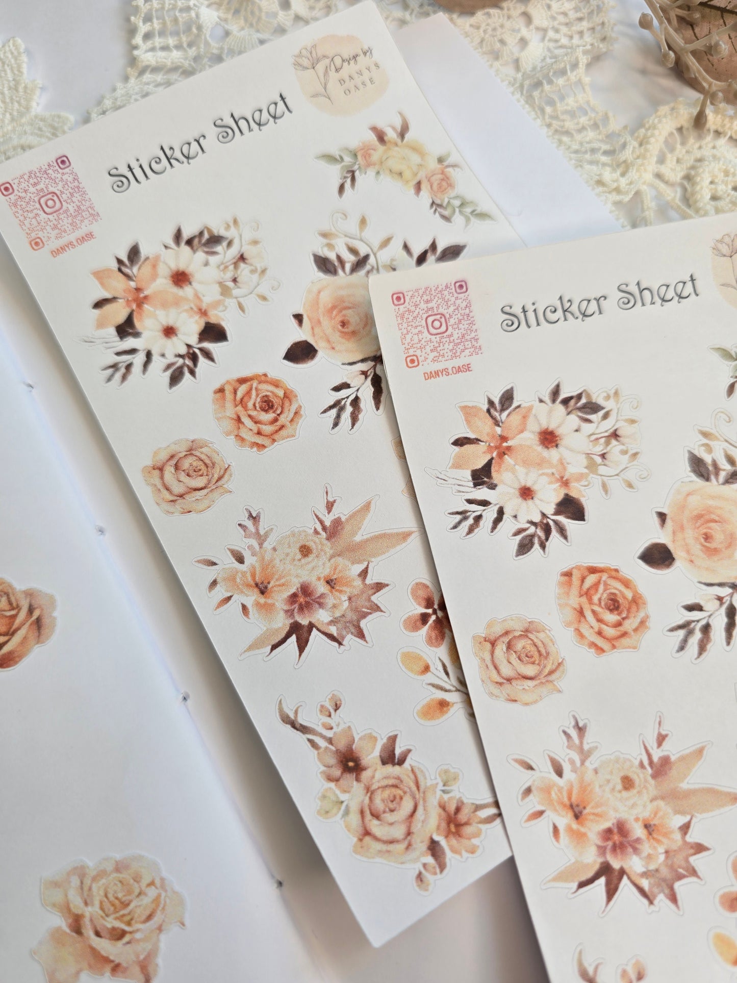 Floraler Stickerbogen – 12 Motive