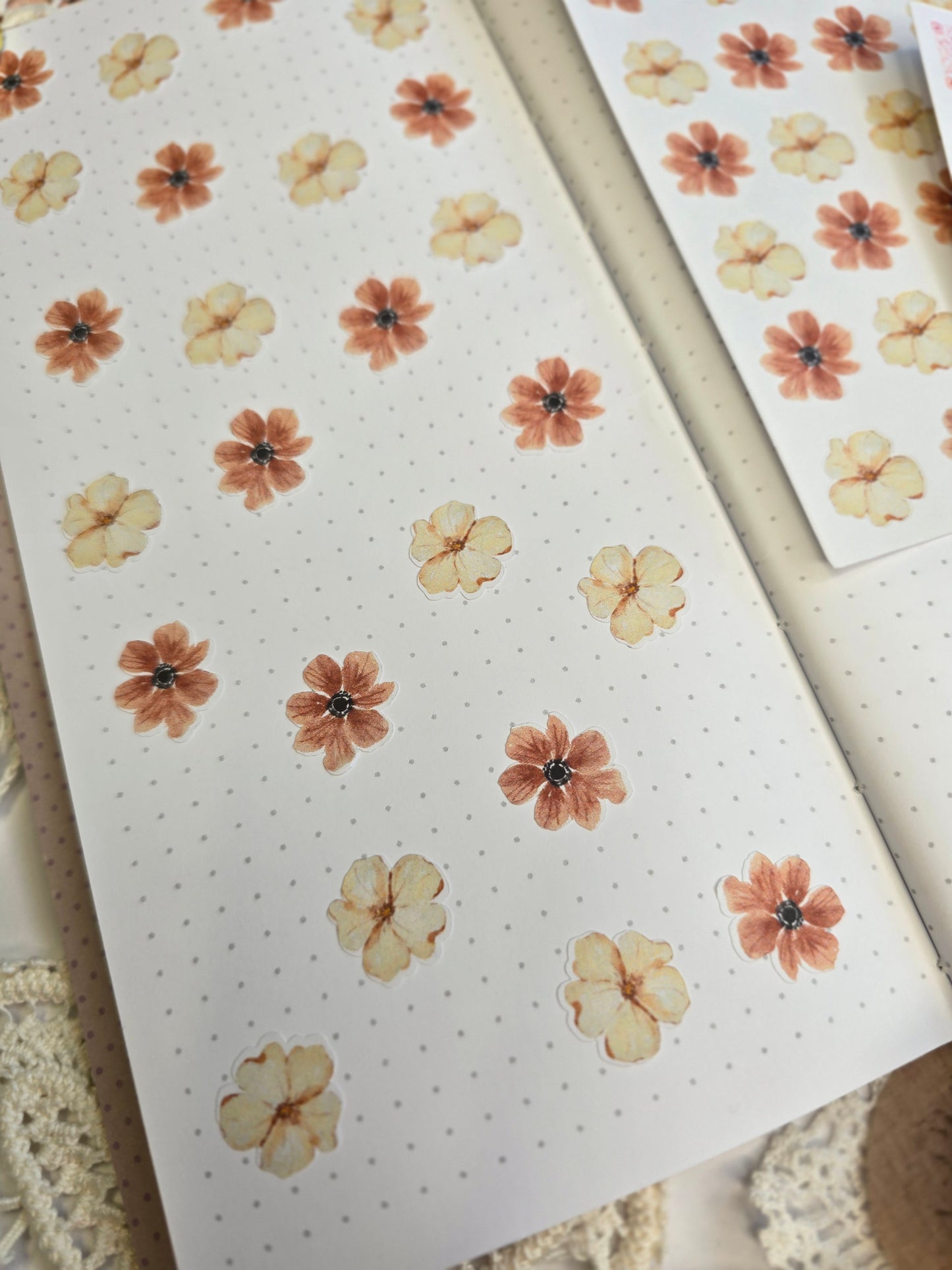 Stickers I 24 motifs I scrapbooking I journal I collage I aesthetic I vintage I cluster I decoration I scrapbooking I flowers