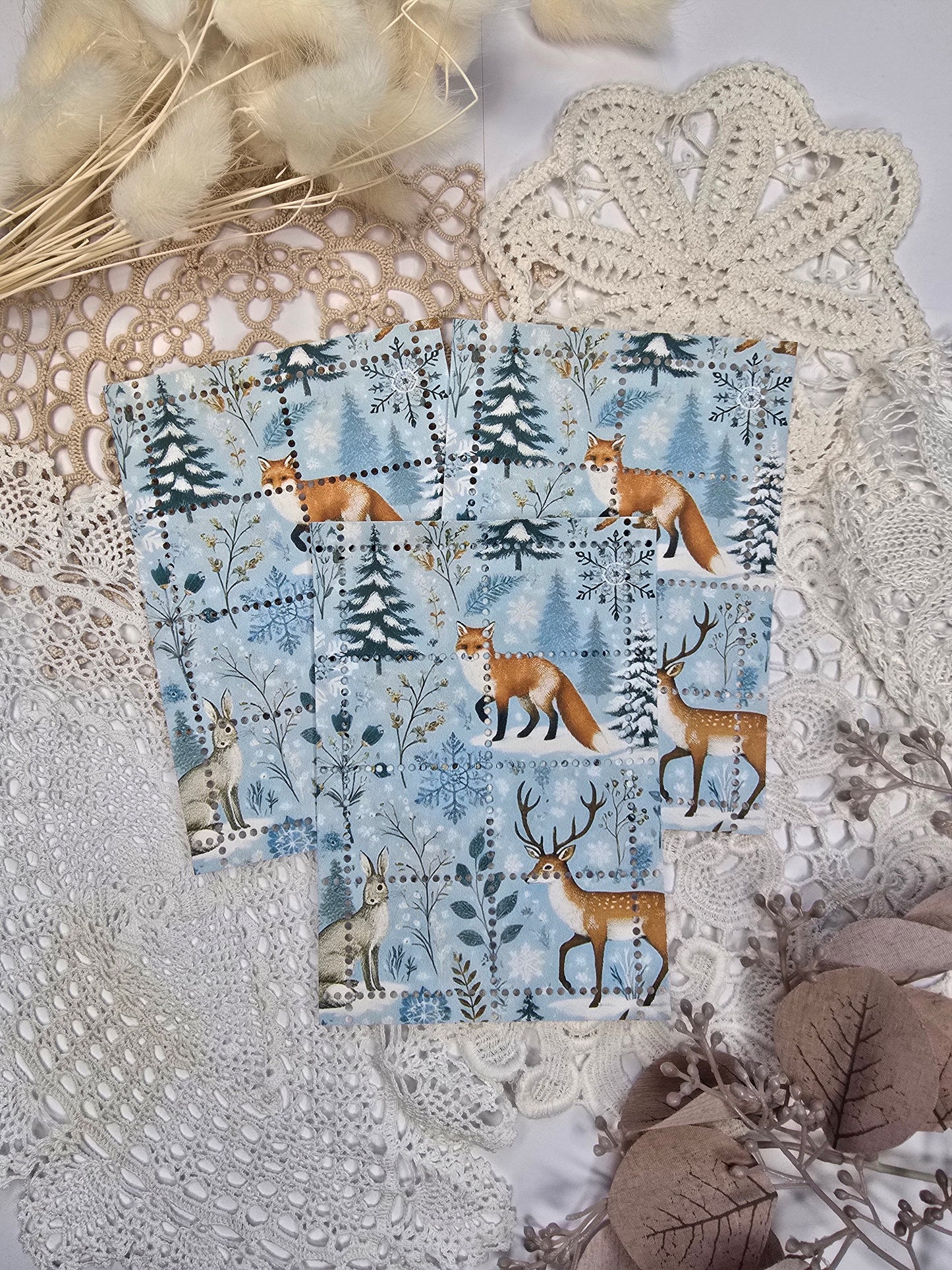 Briefmarke „Waldzauber – Schneefuchs“ – Handmade Mini-Serie