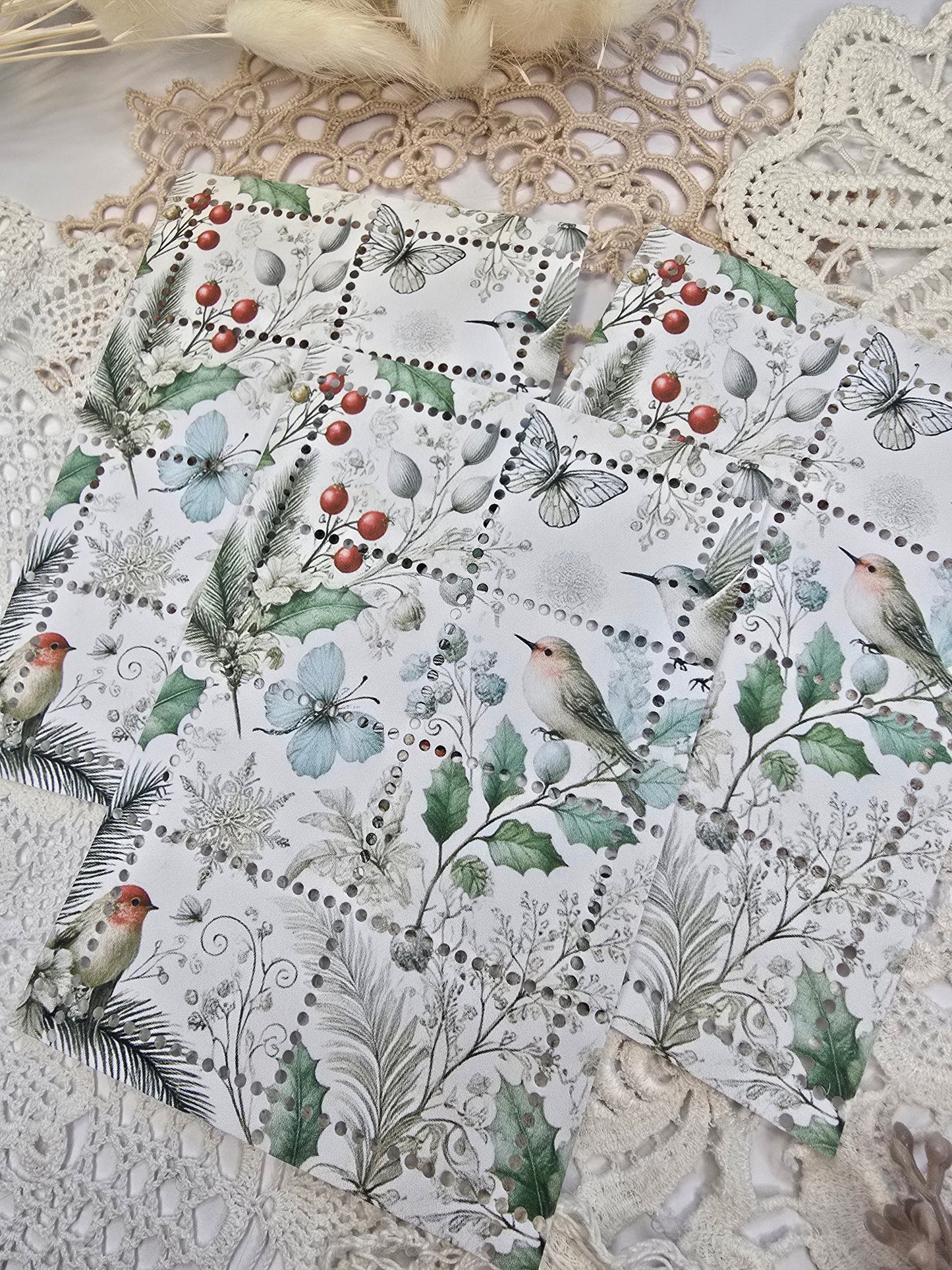 Briefmarke „Waldzauber – Frostbeere“ – Handmade Mini-Serie