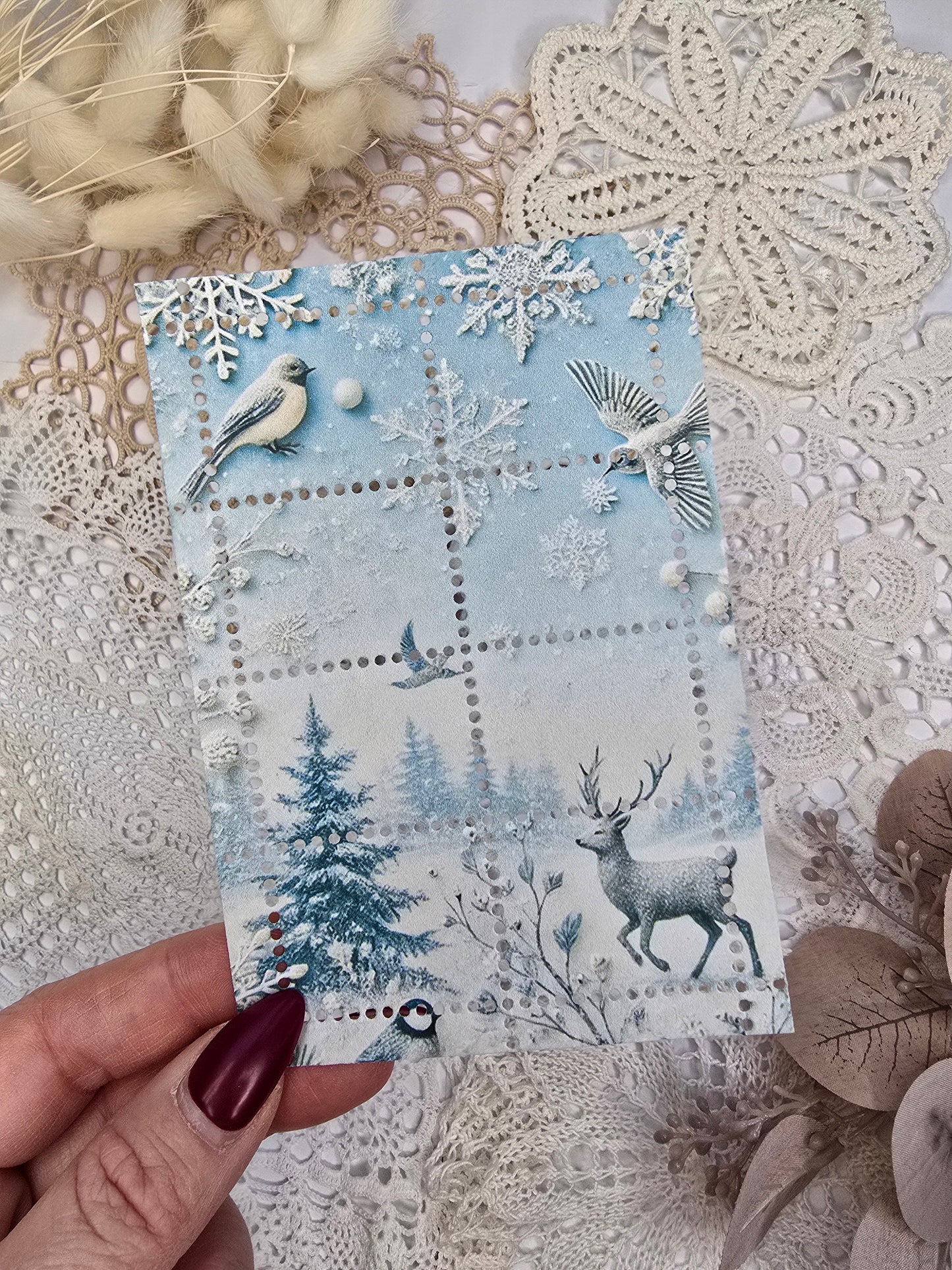 Briefmarke „Waldzauber – Schneekristall“ – Handmade Mini-Serie